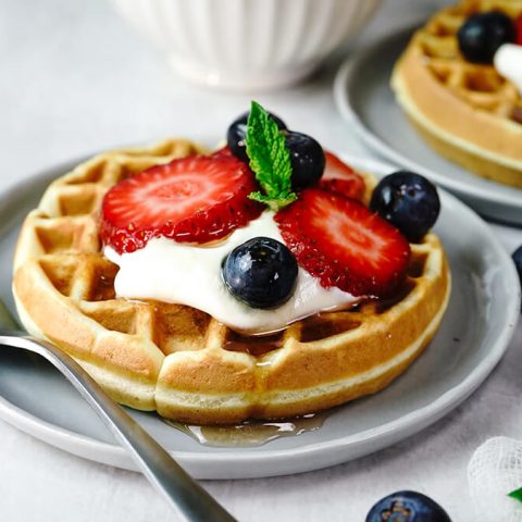 https://www.gloriousrecipes.com/wp-content/uploads/2022/12/Fluffy-Berry-Waffles-480x480.jpg